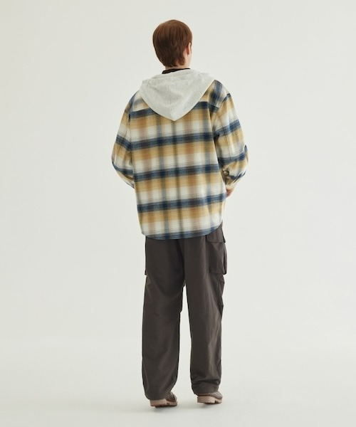 COVERNAT（カバーナット）の「HOODED CHECK SHIRT（シャツ/ブラウス・メンズ・マスタード/ダークネイビー・XX-LARGE/X-LARGE/LARGE/MEDIUM/SMALL/X-SMALL）」の5枚目の写真