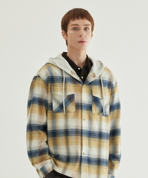 COVERNAT（カバーナット）の「HOODED CHECK SHIRT（シャツ/ブラウス・メンズ・マスタード/ダークネイビー・XX-LARGE/X-LARGE/LARGE/MEDIUM/SMALL/X-SMALL）」の6枚目の写真