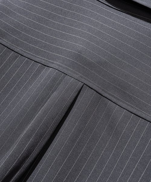VASTIC(バスティック)の「オーバーサイズストライプシャツ_チャコール(シャツ/ブラウス・メンズ・その他・LARGE/MEDIUM)」の7枚目の写真