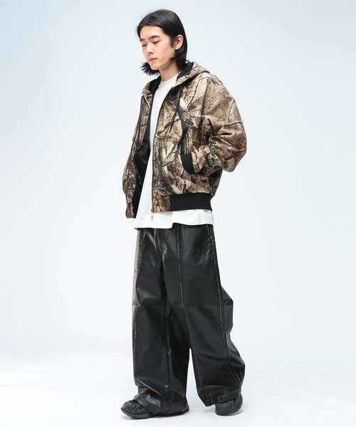 Jungle Storm（ジャングルストーム）の「JUNGLE STORM (ジャングルストーム) ヴィンテージ加工 合成皮革 ワイドパンツ ブラックパンツ（その他パンツ・メンズ・ブラック・L/M）」の2枚目の写真