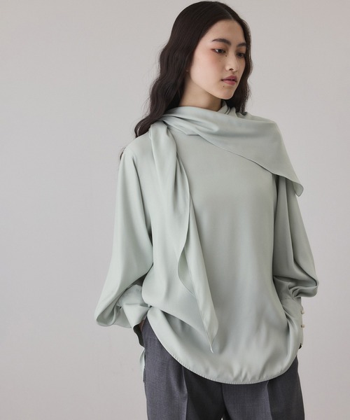 ADAM ET ROPE'（アダムエロペ）の「フィブリルロンTEEスカーフブラウス（シャツ/ブラウス・レディース・オフホワイト/ブラック/ライトグリーン・FREE）」の3枚目の写真