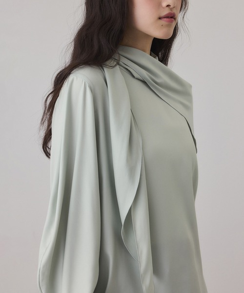 ADAM ET ROPE'（アダムエロペ）の「フィブリルロンTEEスカーフブラウス（シャツ/ブラウス・レディース・オフホワイト/ブラック/ライトグリーン・FREE）」の9枚目の写真