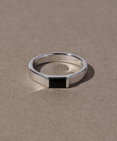 JUPITER(ジュピター)の「【SV】バケットカットオニキスミニマルリング/天然石/ニッケルフリー/金属アレルギー対応(リング・レディース・シルバー/ゴールド・#11)」の2枚目の写真