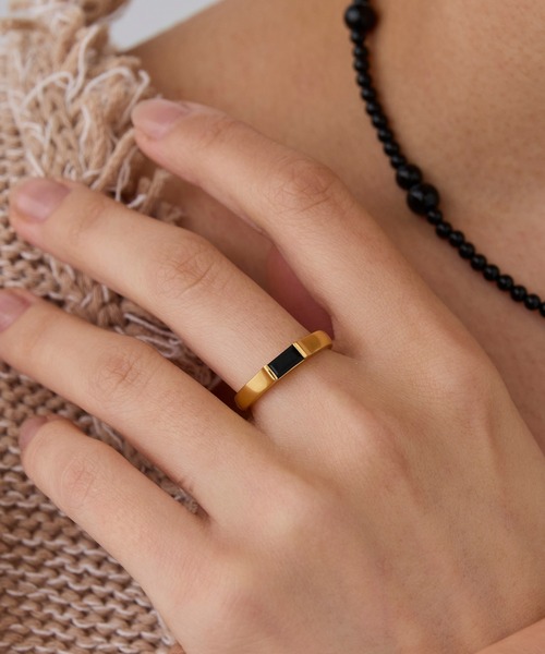 JUPITER(ジュピター)の「【SV】バケットカットオニキスミニマルリング/天然石/ニッケルフリー/金属アレルギー対応(リング・レディース・シルバー/ゴールド・#11)」の1枚目の写真