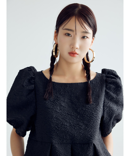 BOMNAL BOUTIQUE(ボムナルブティック)の「アイリスボリュームパフミディドレス_ブラック(ワンピース・レディース・その他・FREE)」の4枚目の写真