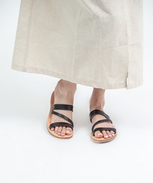 Rivel | 【L’ ANGOLO DEL CUOIO/ランゴロデルクオイオ】レザーサンダル フラットサンダル(サンダル)
