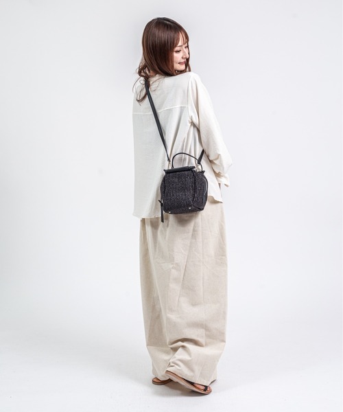 Rivel（リヴェル）の「【L’ ANGOLO DEL CUOIO/ランゴロデルクオイオ】レザーサンダル　フラットサンダル（サンダル・レディース・ホワイト/ブラック・36/37/38/39）」の8枚目の写真