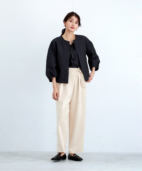 White Collection(ホワイトコレクション)の「【 ディテールで魅せる 】 ダブルクロス・タックフリルボウタイブラウス(シャツ/ブラウス・レディース・ブラック/アイボリー/ネイビー・S/L/M)」の14枚目の写真