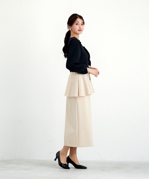 White Collection(ホワイトコレクション)の「【 ディテールで魅せる 】 ダブルクロス・タックフリルボウタイブラウス(シャツ/ブラウス・レディース・ブラック/アイボリー/ネイビー・S/L/M)」の18枚目の写真