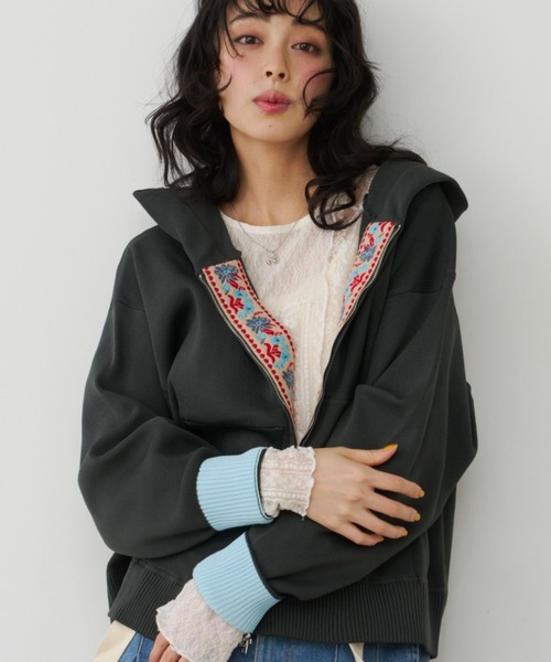 Unitage（ユニテージ）の「チロルテープニットパーカー（パーカー・レディース・チャコールグレー/グレー/ピンク/アイボリー・FREE）」の2枚目の写真