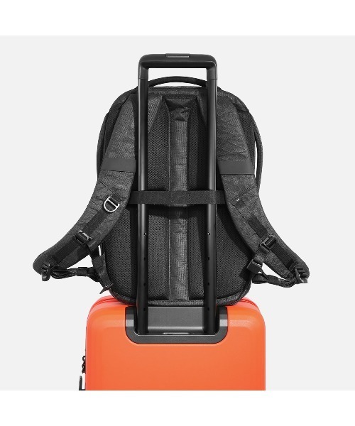 Aer（エアー）の「AER　City Pack 2 Ultra　/　AER-91052（バックパック/リュック・メンズ・ブラック・FREE）」の3枚目の写真