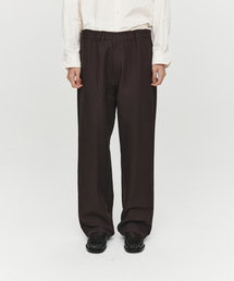 HEUTE（ホイテ）の「HEAVY COTTON BANDING PLEATED PANTS (BROWN)（その他パンツ）」