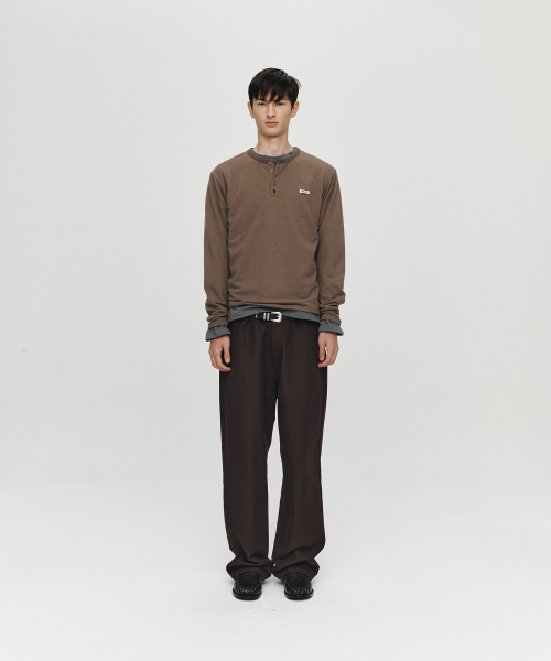 HEUTE(ホイテ)の「HEAVY COTTON BANDING PLEATED PANTS (BROWN)(その他パンツ・メンズ・ブラウン・M/L)」の2枚目の写真