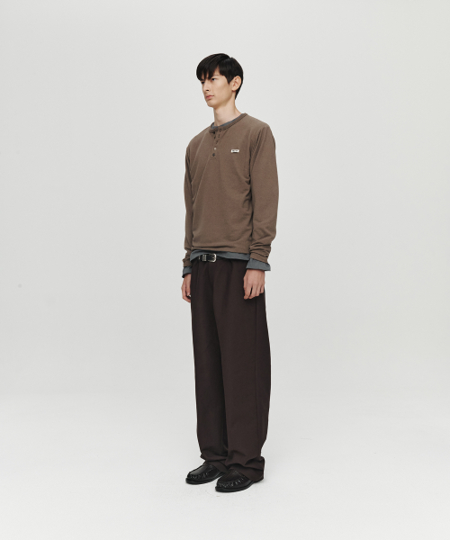 HEUTE(ホイテ)の「HEAVY COTTON BANDING PLEATED PANTS (BROWN)(その他パンツ・メンズ・ブラウン・M/L)」の3枚目の写真