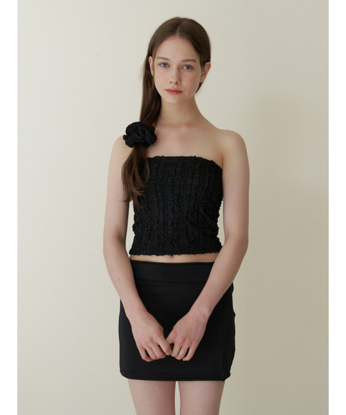 KINDABABY(カインダベイビー)の「lacy petal tube top - black(その他トップス・レディース・ブラック・FREE)」の4枚目の写真
