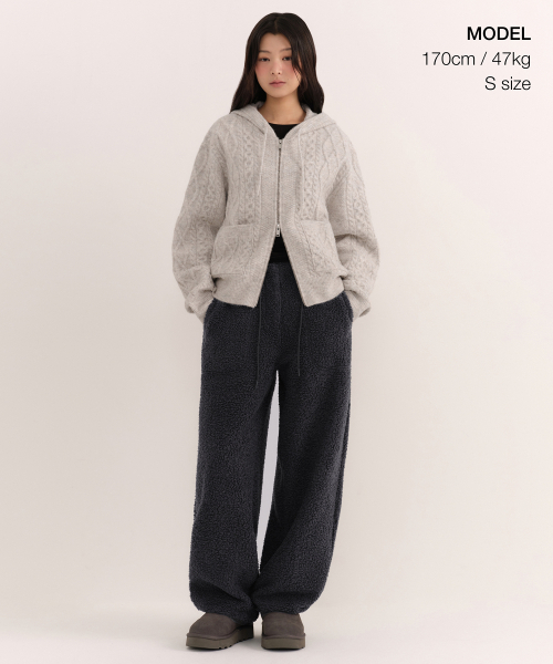 MUSINSA STANDARD WOMAN（ムシンサスタンダードウーマン）の「ウィメンズアランケーブルニットフードパーカージップアップ[オートミール]（パーカー・レディース・その他・SMALL/MEDIUM/X-SMALL/LARGE）」の2枚目の写真
