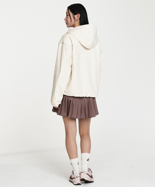 NIKE(ナイキ)の「ナイキ スポーツウェア ウィメンズ オーバーサイズド ワークウェア ジャケット / Nike Sportswear Women's Oversized Workwear Jacket IF0337-103 Chalk(その他アウター・レディース・ホワイト系その他2・S/M/L/XS/XL)」の4枚目の写真