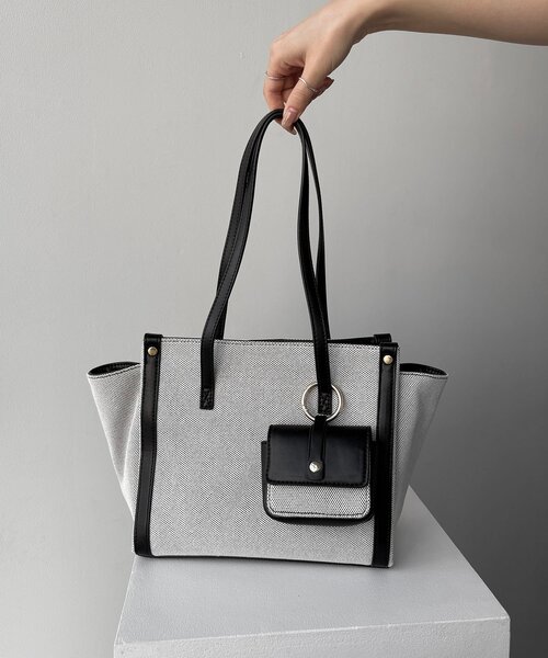 CAPRICIEUX LE'MAGE（カプリシューレマージュ）の「バイカラートリミングトートバッグ（ショルダーバッグ・レディース・ブラック/キャメル・FREE）」の4枚目の写真