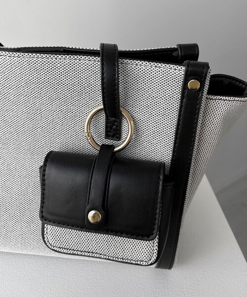 CAPRICIEUX LE'MAGE（カプリシューレマージュ）の「バイカラートリミングトートバッグ（ショルダーバッグ・レディース・ブラック/キャメル・FREE）」の5枚目の写真