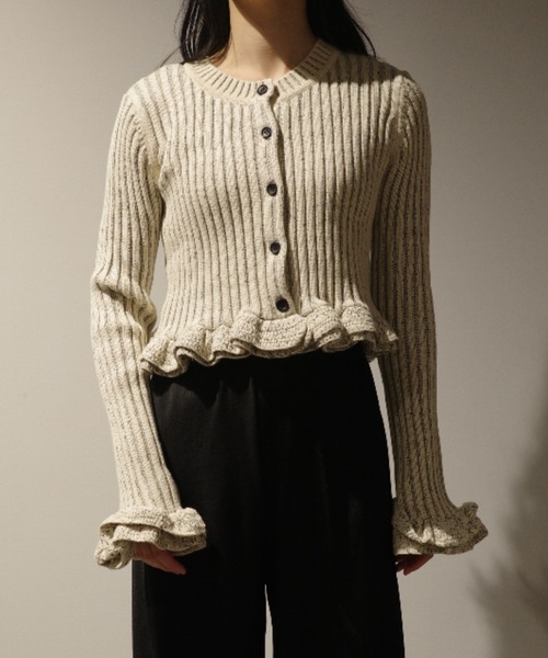 CLANE(クラネ)の「CLANE W FACE SHORT FRILLED KNIT TOPS(ニット/セーター・レディース・ホワイト・2)」の1枚目の写真