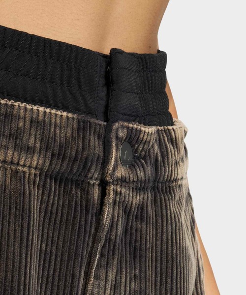 adidas（アディダス）の「コーデュロイ SST オーバーサイズ パンツ / アディダスオリジナルス adidas Originals（スウェットパンツ・レディース・ブラウン/ブラック・MEDIUM/SMALL/X-SMALL/XX-LARGE/LARGE/X-LARGE）」の14枚目の写真