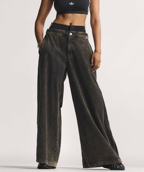 adidas（アディダス）の「コーデュロイ SST オーバーサイズ パンツ / アディダスオリジナルス adidas Originals（スウェットパンツ・レディース・ブラウン/ブラック・MEDIUM/SMALL/X-SMALL/XX-LARGE/LARGE/X-LARGE）」の5枚目の写真