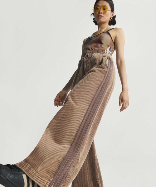 adidas（アディダス）の「コーデュロイ SST オーバーサイズ パンツ / アディダスオリジナルス adidas Originals（スウェットパンツ・レディース・ブラウン/ブラック・MEDIUM/SMALL/X-SMALL/XX-LARGE/LARGE/X-LARGE）」の22枚目の写真