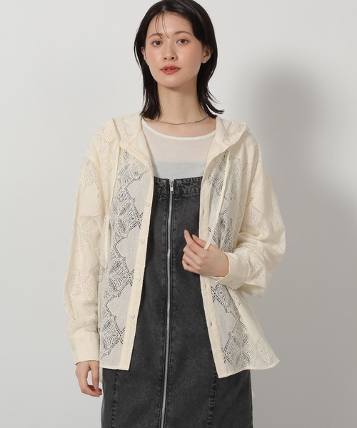 LAKOLE（ラコレ）の「レースフードシャツ / 654300（シャツ/ブラウス・レディース・クリーム/オフホワイト/ブラック・FREE）」の12枚目の写真