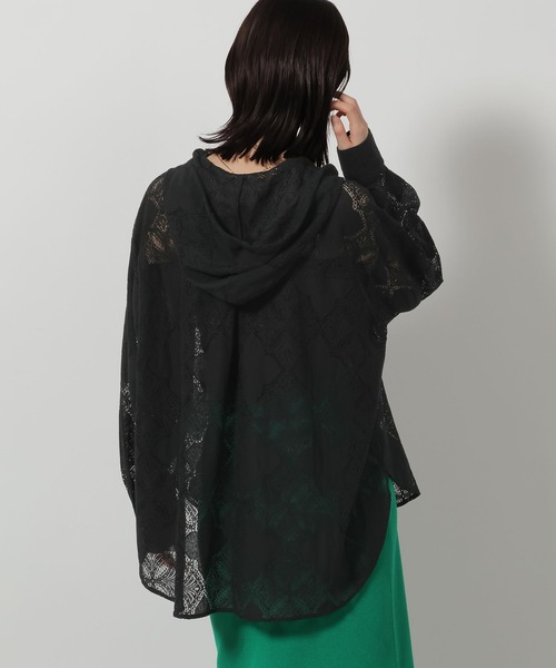 LAKOLE（ラコレ）の「レースフードシャツ / 654300（シャツ/ブラウス・レディース・クリーム/オフホワイト/ブラック・FREE）」の5枚目の写真