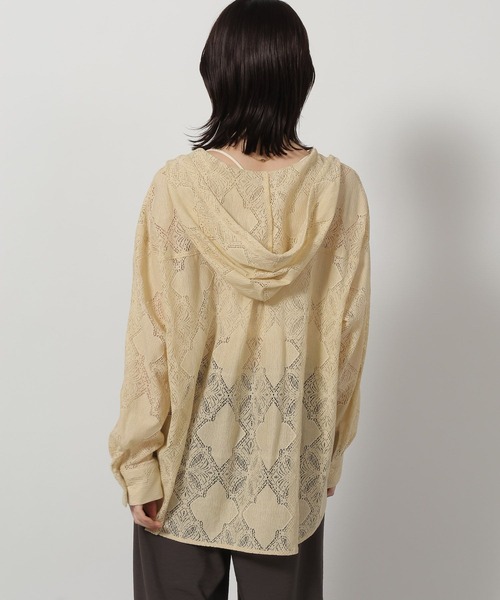 LAKOLE（ラコレ）の「レースフードシャツ / 654300（シャツ/ブラウス・レディース・クリーム/オフホワイト/ブラック・FREE）」の22枚目の写真