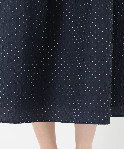 STRAWBERRY-FIELDS(ストロベリーフィールズ)の「リモンタドット_ドットJQタックスカート(スカート・レディース・ネイビー/ブラック・1/2)」の9枚目の写真