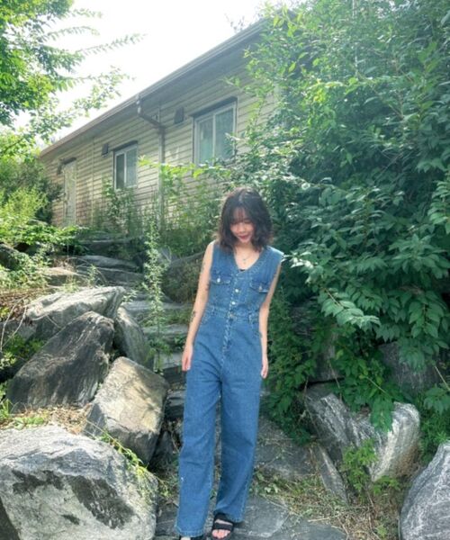 VASCARA(バスカラ)の「V Denim Jumpsuit (2colors)(つなぎ/オールインワン・レディース・スカイブルー/ダークブルー・FREE)」の8枚目の写真