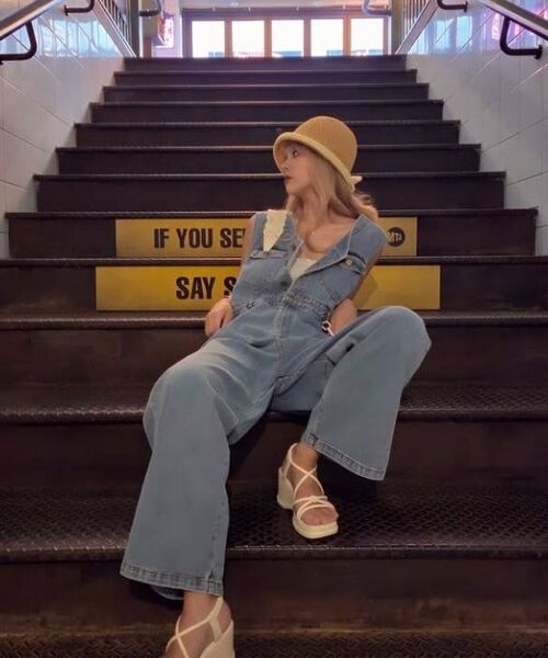 VASCARA(バスカラ)の「V Denim Jumpsuit (2colors)(つなぎ/オールインワン・レディース・スカイブルー/ダークブルー・FREE)」の6枚目の写真