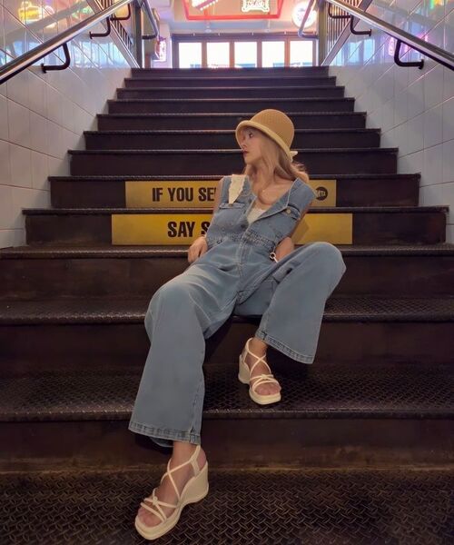 VASCARA(バスカラ)の「V Denim Jumpsuit (2colors)(つなぎ/オールインワン・レディース・スカイブルー/ダークブルー・FREE)」の3枚目の写真
