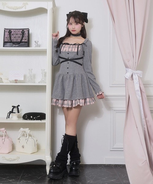 Honey Cinnamon(ハニーシナモン)の「クロスリボンポイントチェックワンピース(ワンピース・レディース・ブラック/グレー・FREE)」の6枚目の写真