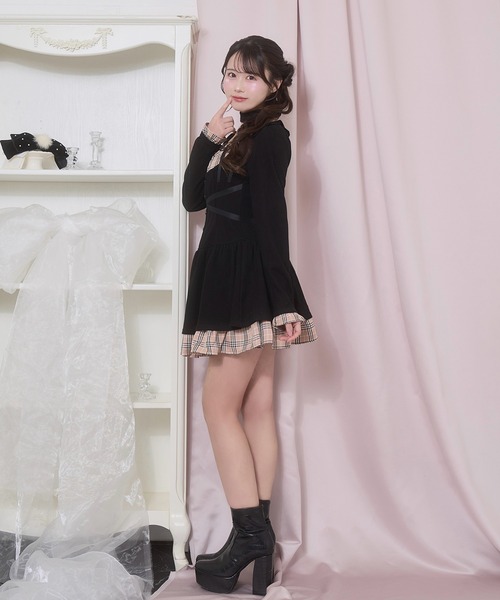 Honey Cinnamon(ハニーシナモン)の「クロスリボンポイントチェックワンピース(ワンピース・レディース・ブラック/グレー・FREE)」の16枚目の写真
