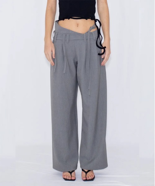 VIAVANDA(ヴィアヴァンダ)の「STRING WIDE TROUSERS(スラックス・レディース・ブラック/グレー・SMALL/MEDIUM)」の1枚目の写真