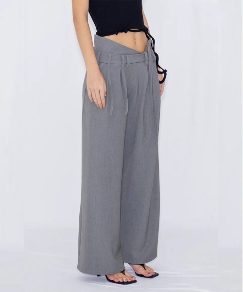 VIAVANDA(ヴィアヴァンダ)の「STRING WIDE TROUSERS(スラックス・レディース・ブラック/グレー・SMALL/MEDIUM)」の3枚目の写真