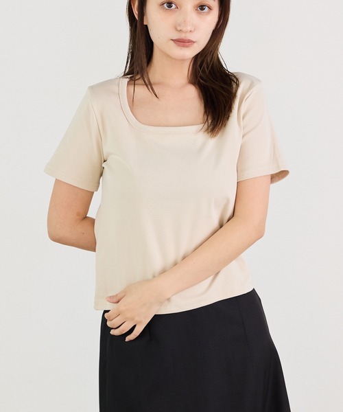 Siel(シエル)の「ミニマルデザイン スクエアネックカットソー(Tシャツ/カットソー・レディース・ピンク/ブラウン/ホワイト/ベージュ/ブラック/グレー・FREE)」の5枚目の写真