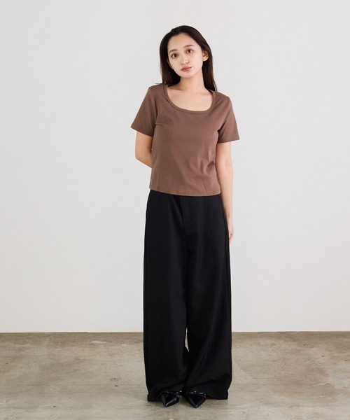 Siel(シエル)の「ミニマルデザイン スクエアネックカットソー(Tシャツ/カットソー・レディース・ピンク/ブラウン/ホワイト/ベージュ/ブラック/グレー・FREE)」の9枚目の写真