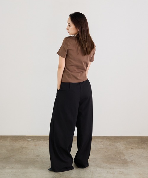 Siel(シエル)の「ミニマルデザイン スクエアネックカットソー(Tシャツ/カットソー・レディース・ピンク/ブラウン/ホワイト/ベージュ/ブラック/グレー・FREE)」の12枚目の写真