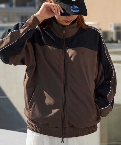 Russell Athletic(ラッセルアスレティック)の「Russell Athletic/ラッセルアスレティック Double Jersey Track Jacket ロゴデザイン ダブルジップ ジャージ トラックジャケット 秋 秋服 2026年秋冬(ジャージ・メンズ・ブラック/ブラウン・M/L/XL)」の2枚目の写真