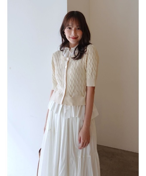 LAGUNAMOON(ラグナムーン)の「デタッチャブルペプラムニットカーディガン【オフィスカジュアル】【夏服】(ニット/セーター・レディース・グレー/アイボリー/ネイビー・FREE)」の2枚目の写真