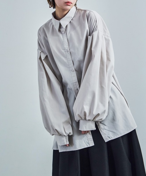 Fashion Letter(ファッションレター)の「バルーンスリーブ ロングシャツ(シャツ/ブラウス・レディース・ブラック/ライトグレー/オフホワイト・M)」の2枚目の写真