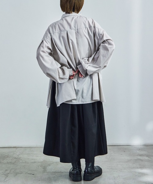 Fashion Letter(ファッションレター)の「バルーンスリーブ ロングシャツ(シャツ/ブラウス・レディース・ブラック/ライトグレー/オフホワイト・M)」の7枚目の写真
