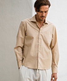 AKM Contemporary（エイケイエムコンテンポラリー）の「【WEB・直営店限定】AKM Contemporary(エイケイエムコンテンポラリー)ホリゾンタルカラー長袖シャツ（シャツ/ブラウス）」