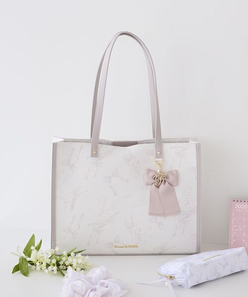 Maison de FLEUR(メゾンドフルール)の「すずらんプリントスクエアトートバッグ(トートバッグ・レディース・ブラック/ピンク系その他3/ブルー系その他7・FREE)」の5枚目の写真