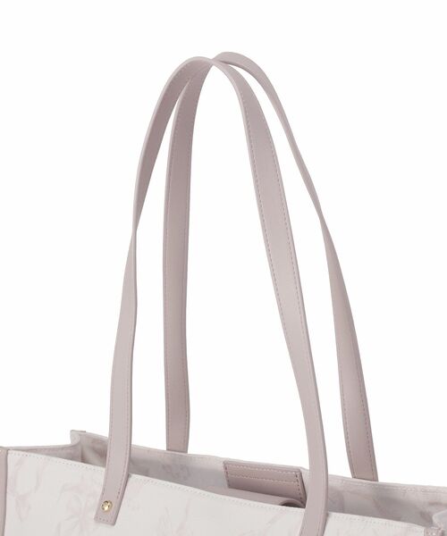 Maison de FLEUR(メゾンドフルール)の「すずらんプリントスクエアトートバッグ(トートバッグ・レディース・ブラック/ピンク系その他3/ブルー系その他7・FREE)」の16枚目の写真