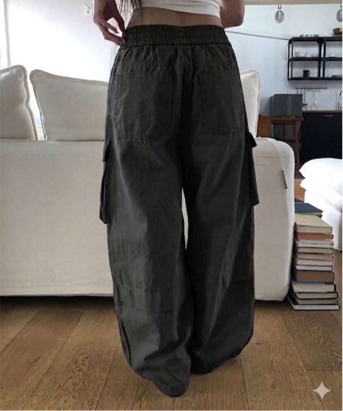 anyonemore(エニワンモア)の「ビッグカーゴポケットバルーンワイドパンツ(その他パンツ・レディース・ブラック/クリーム・LARGE/MEDIUM/SMALL)」の3枚目の写真