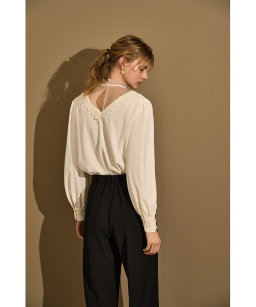 ERADIE（エラディエ）の「Sheer Tucked Blouse  シアー＆タックブラウス（シャツ/ブラウス・レディース・オフホワイト/ブラック/ベージュ・FREE）」の8枚目の写真